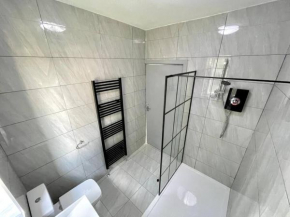 Large 4 Bed House Manchester